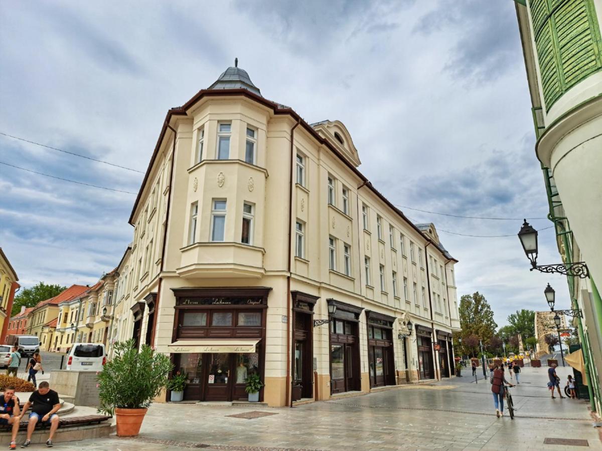 Hotel Domus Collis Győr Exterior foto